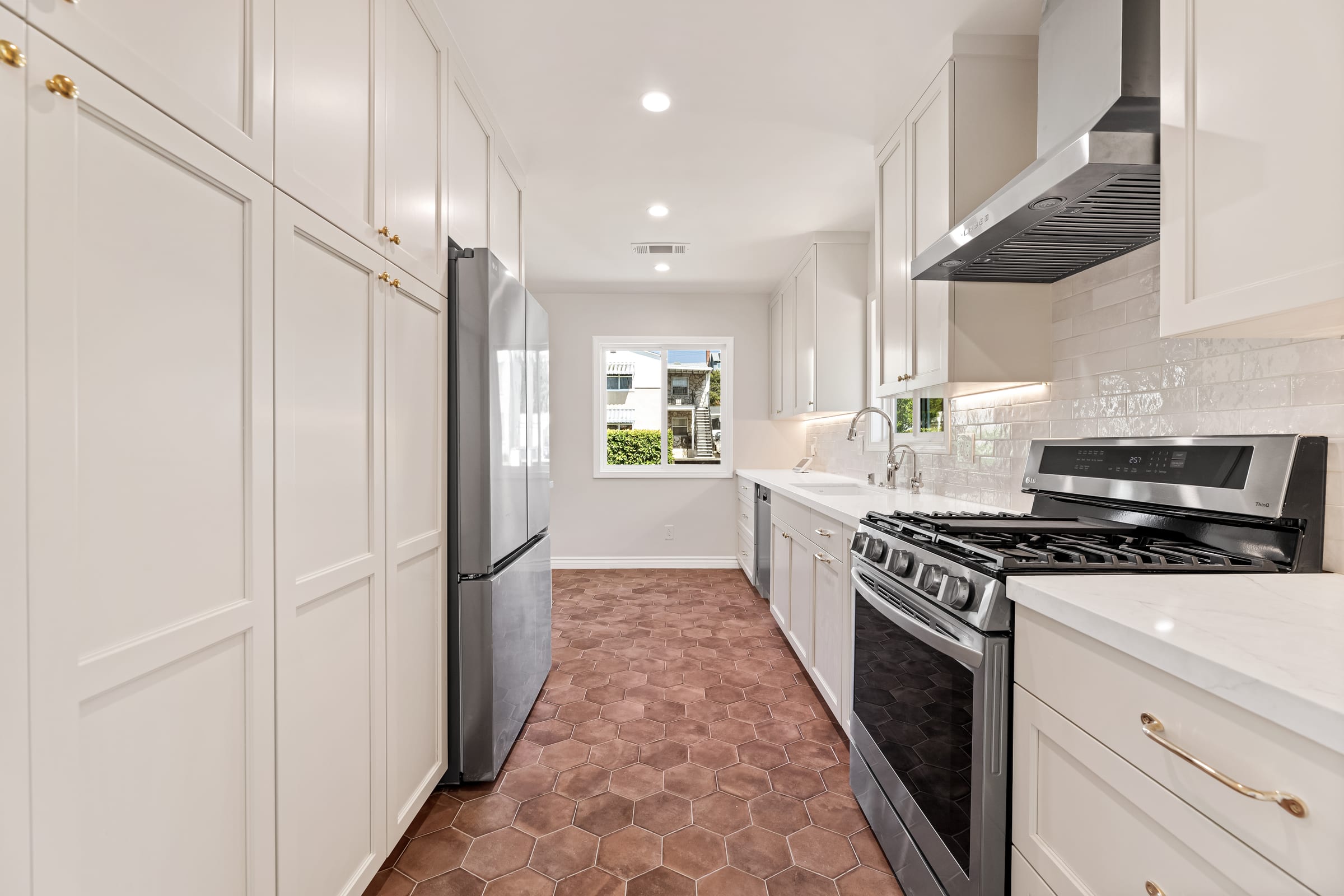 Traditional/Transitional Kitchen Remodel by Preferred Home Builders — Project 1 project photo
